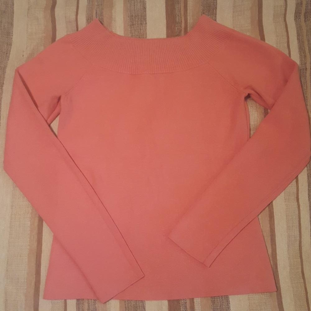 2 sweaters - Picture 3 of 5